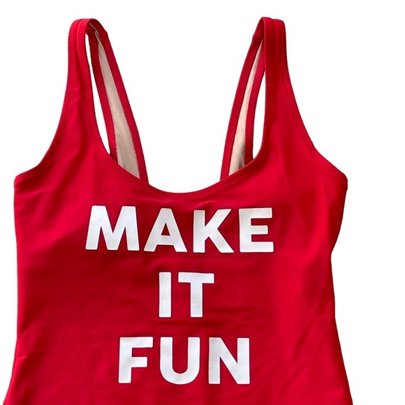 Old Navy Women’s Graphic One Piece Swimsuit Make it Fun Size M Red UPF 40+ - Picture 3 of 10